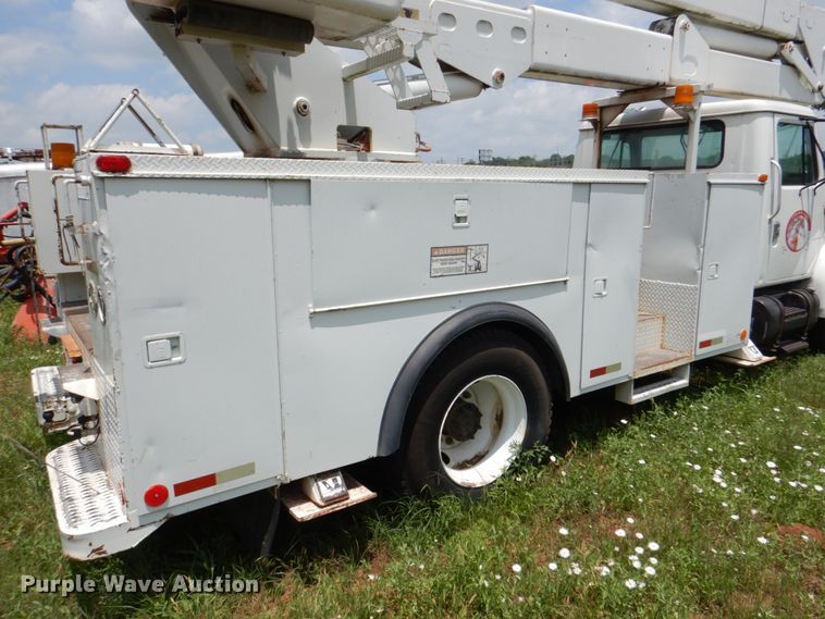 image for item IP9960 1998 International 4700  bucket truck