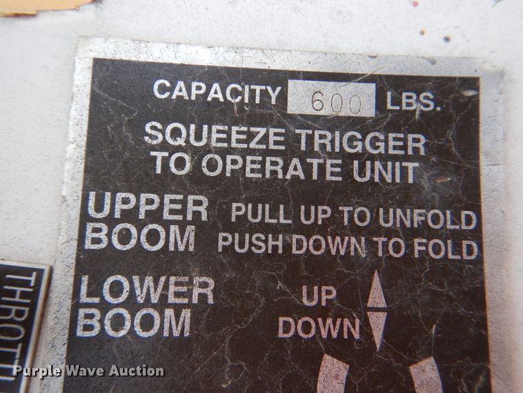 image for item IP9960 1998 International 4700  bucket truck