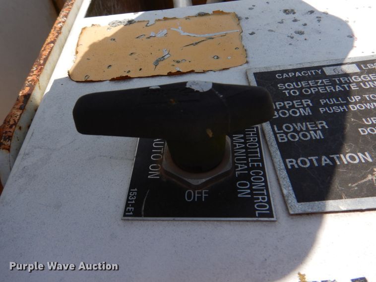 image for item IP9960 1998 International 4700  bucket truck