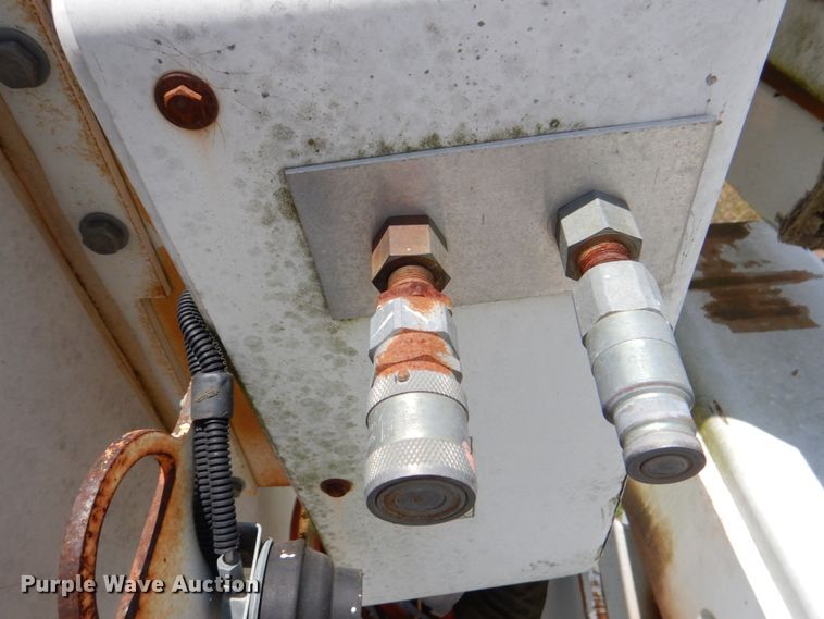 image for item IP9960 1998 International 4700  bucket truck