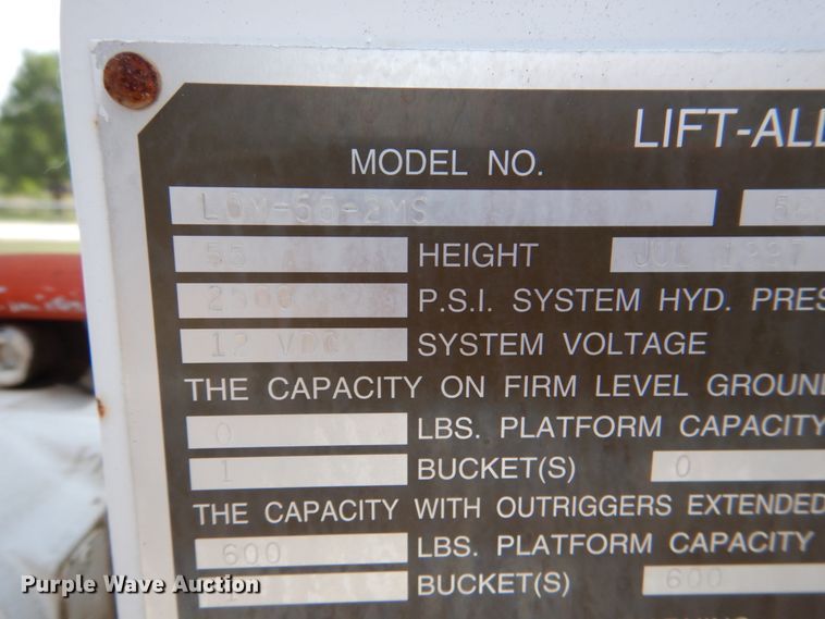 image for item IP9960 1998 International 4700  bucket truck