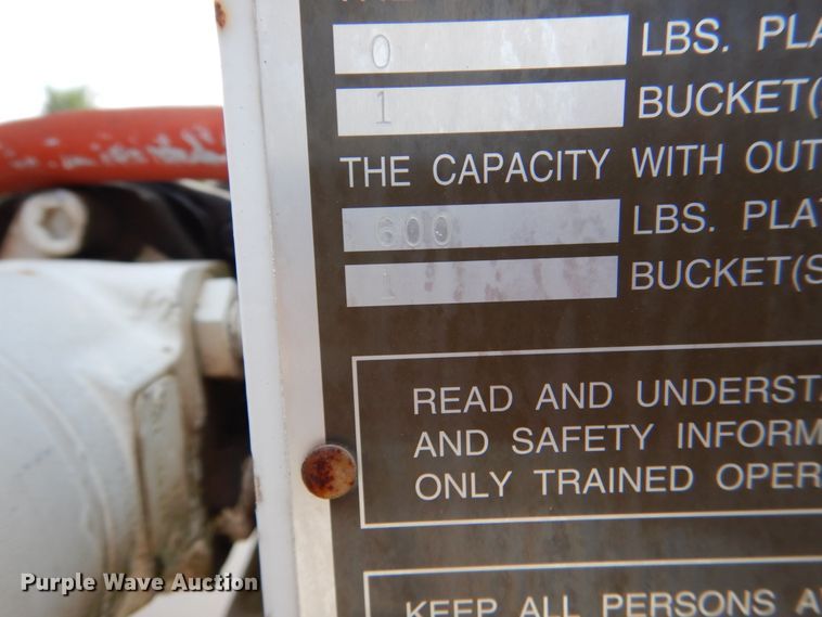 image for item IP9960 1998 International 4700  bucket truck