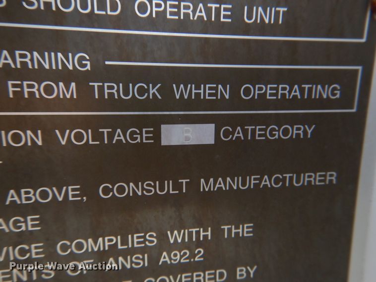 image for item IP9960 1998 International 4700  bucket truck