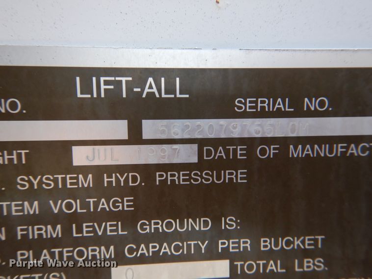 image for item IP9960 1998 International 4700  bucket truck