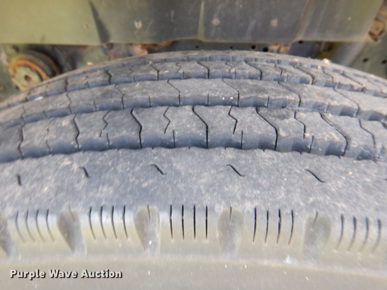 image for item IP9960 1998 International 4700  bucket truck