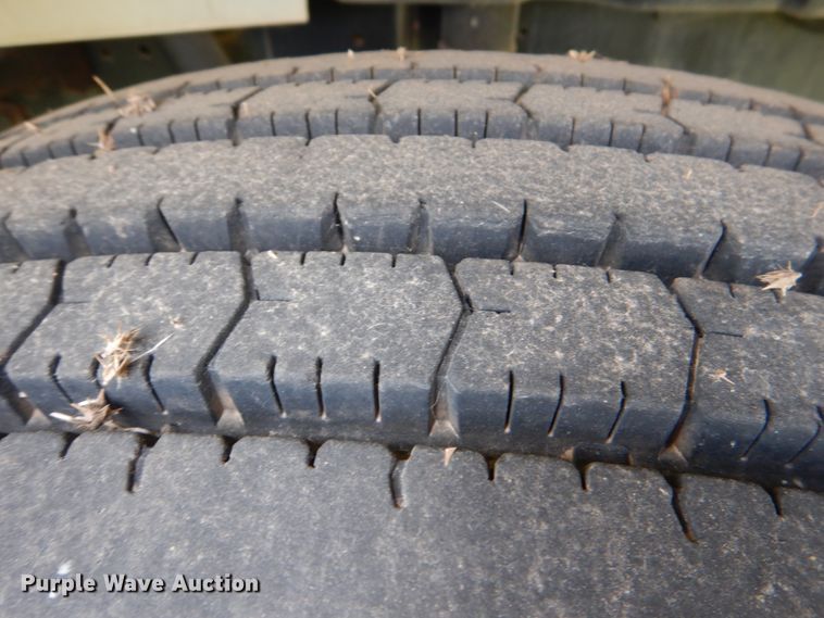 image for item IP9960 1998 International 4700  bucket truck