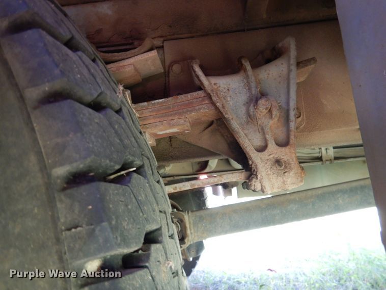 image for item IP9960 1998 International 4700  bucket truck