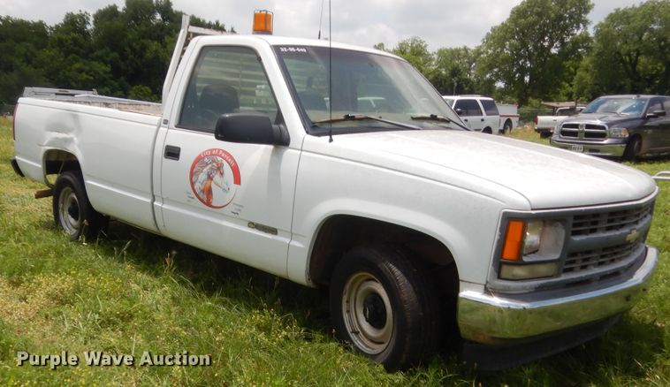 image for item IP9966 1998 Chevrolet C1500  pickup truck