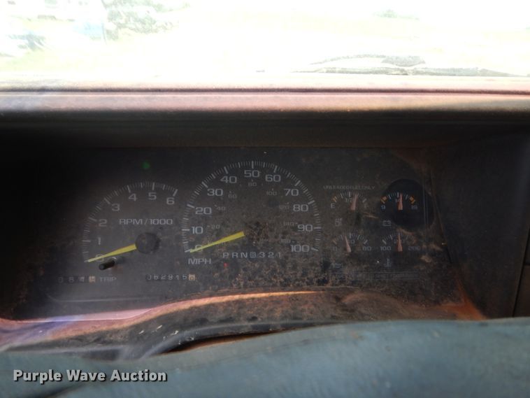 image for item IP9966 1998 Chevrolet C1500  pickup truck