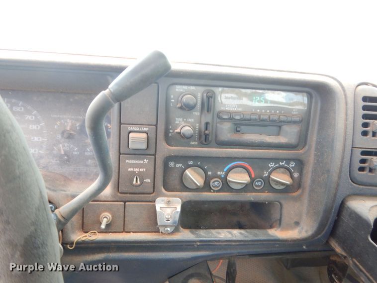 image for item IP9966 1998 Chevrolet C1500  pickup truck