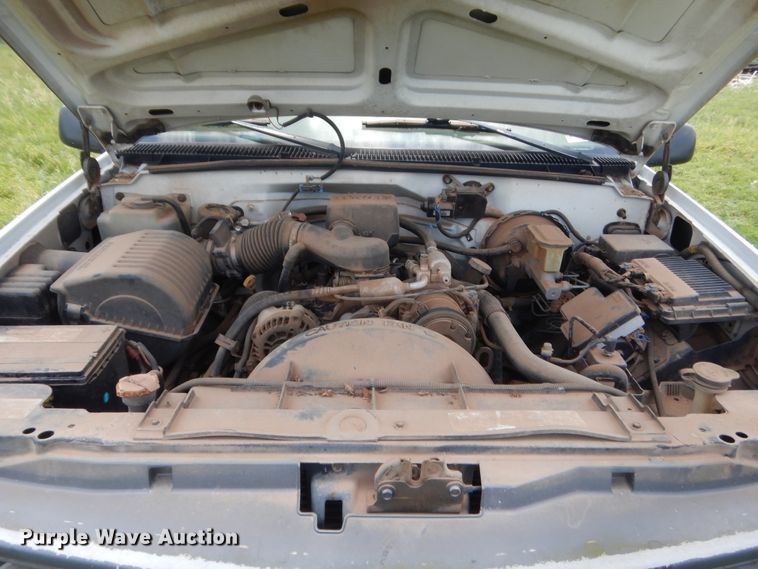 image for item IP9966 1998 Chevrolet C1500  pickup truck