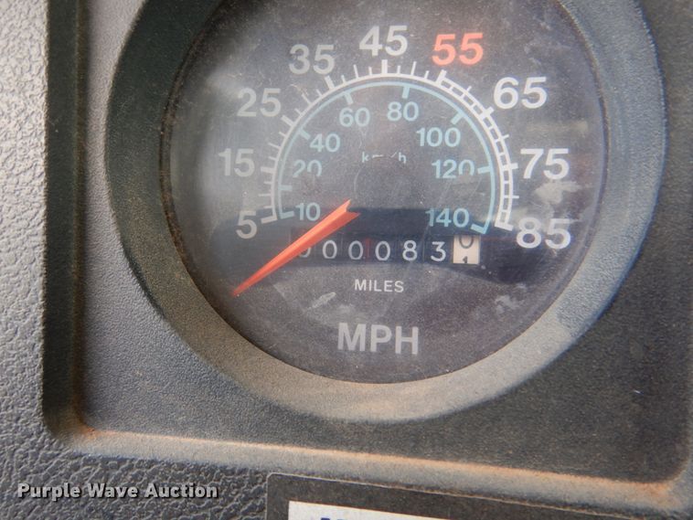 image for item IP9967 1989 International 1954  digger derrick truck