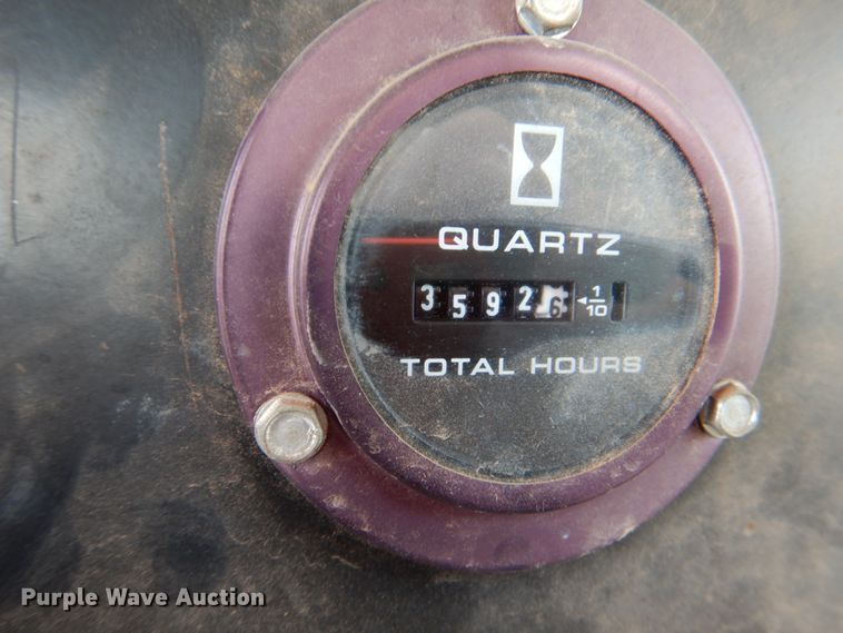 image for item IP9967 1989 International 1954  digger derrick truck