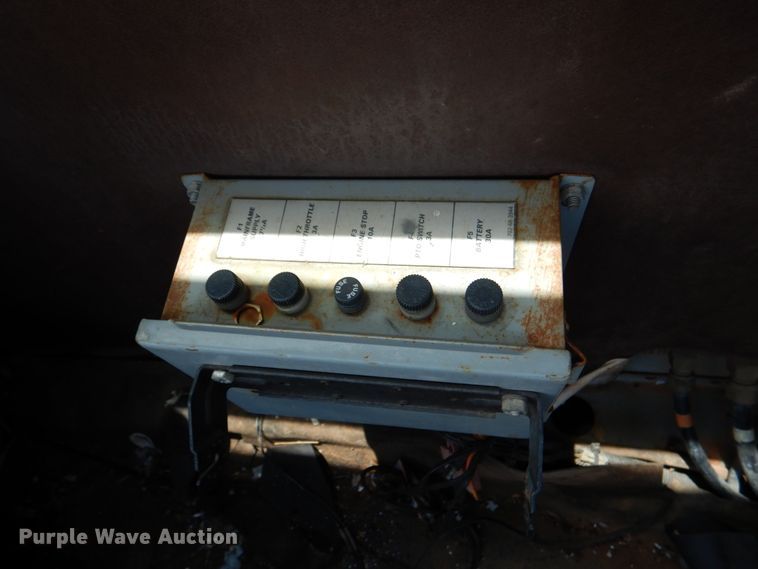 image for item IP9967 1989 International 1954  digger derrick truck