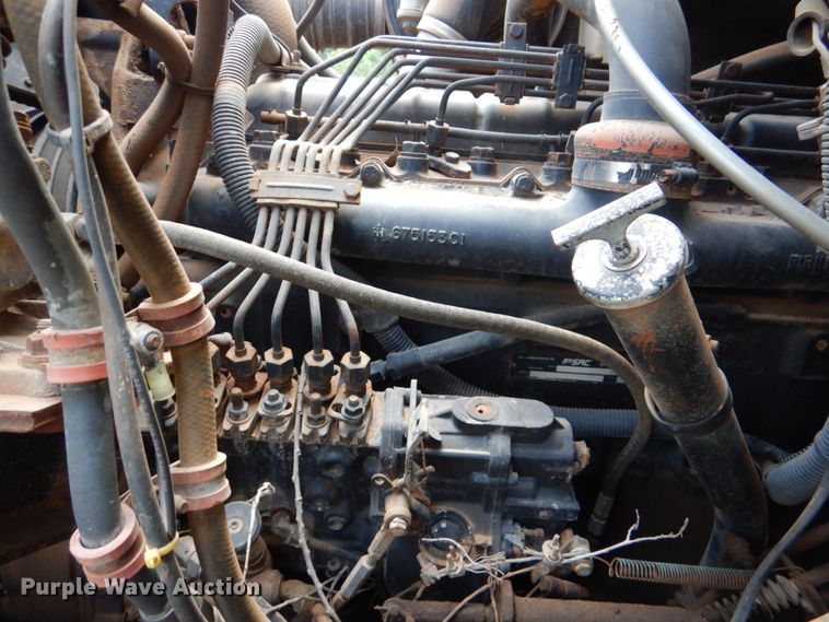 image for item IP9967 1989 International 1954  digger derrick truck