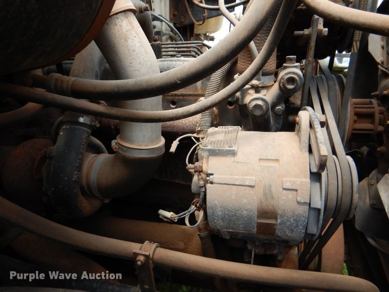 image for item IP9967 1989 International 1954  digger derrick truck