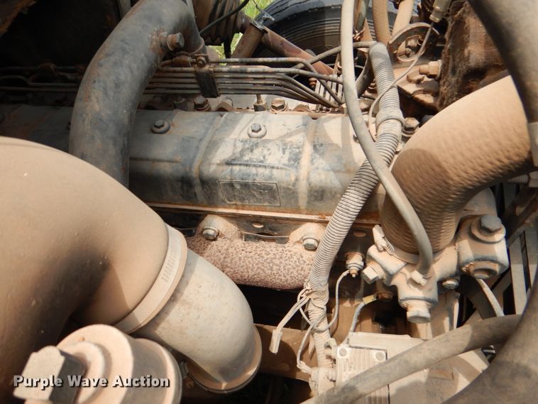 image for item IP9967 1989 International 1954  digger derrick truck