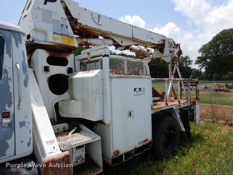 image for item IP9967 1989 International 1954  digger derrick truck