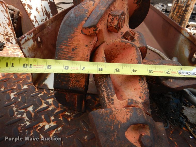 image for item IP9967 1989 International 1954  digger derrick truck