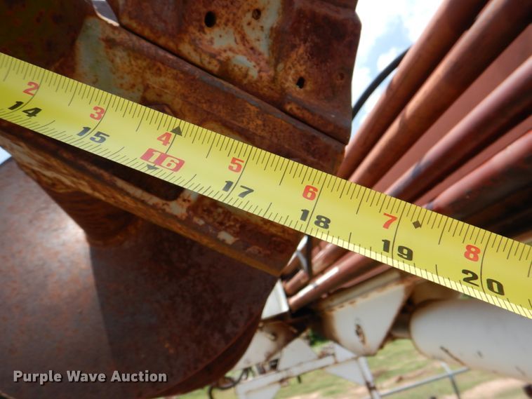 image for item IP9967 1989 International 1954  digger derrick truck