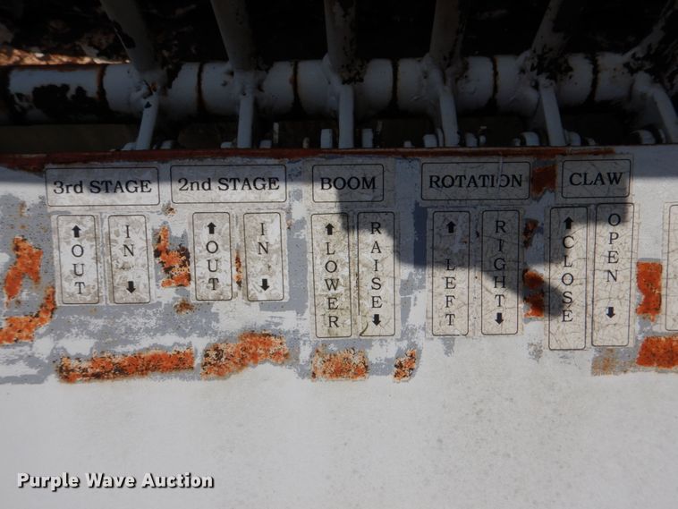 image for item IP9967 1989 International 1954  digger derrick truck