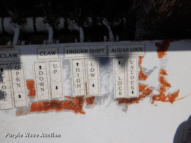 image for item IP9967 1989 International 1954  digger derrick truck