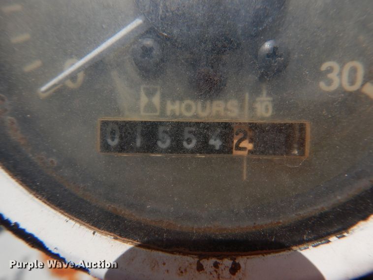 image for item IP9967 1989 International 1954  digger derrick truck