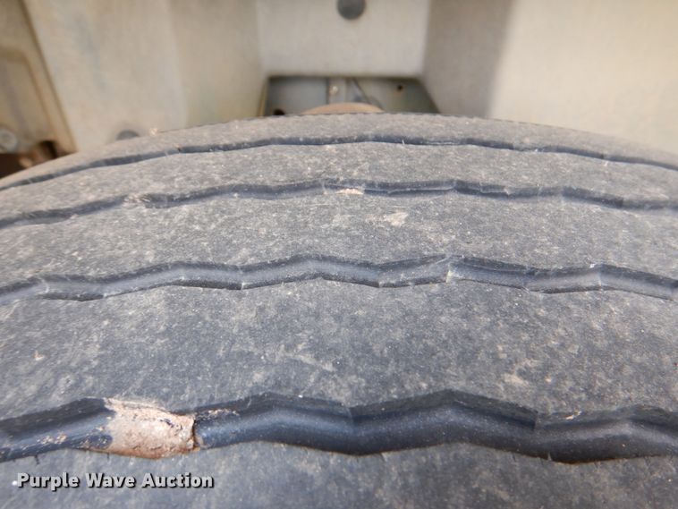 image for item IP9967 1989 International 1954  digger derrick truck