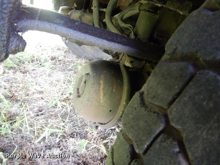 image for item IP9967 1989 International 1954  digger derrick truck