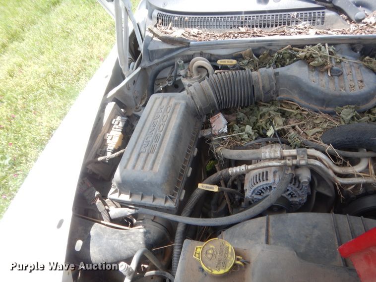 image for item IP9968 2000 Dodge Dakota  Club Cab pickup truck