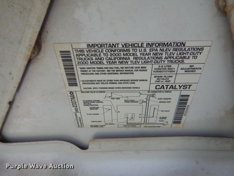 image for item IP9968 2000 Dodge Dakota  Club Cab pickup truck