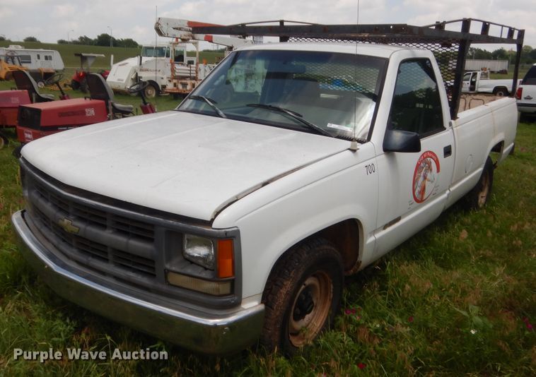 image for item IP9971 1995 Chevrolet C1500  pickup truck