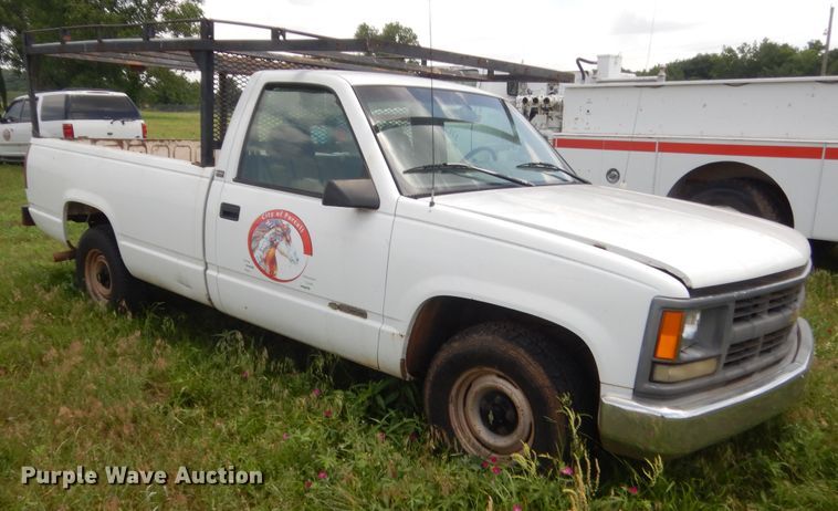 image for item IP9971 1995 Chevrolet C1500  pickup truck