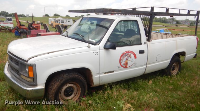 image for item IP9971 1995 Chevrolet C1500  pickup truck