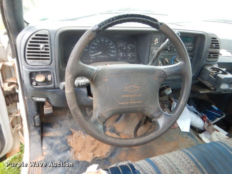 image for item IP9971 1995 Chevrolet C1500  pickup truck