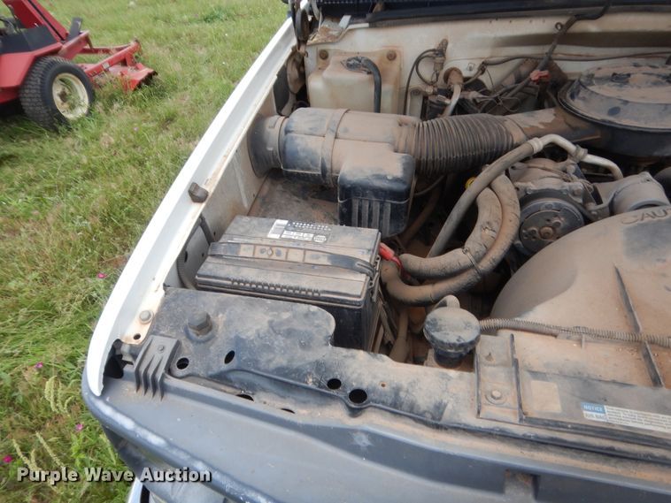 image for item IP9971 1995 Chevrolet C1500  pickup truck