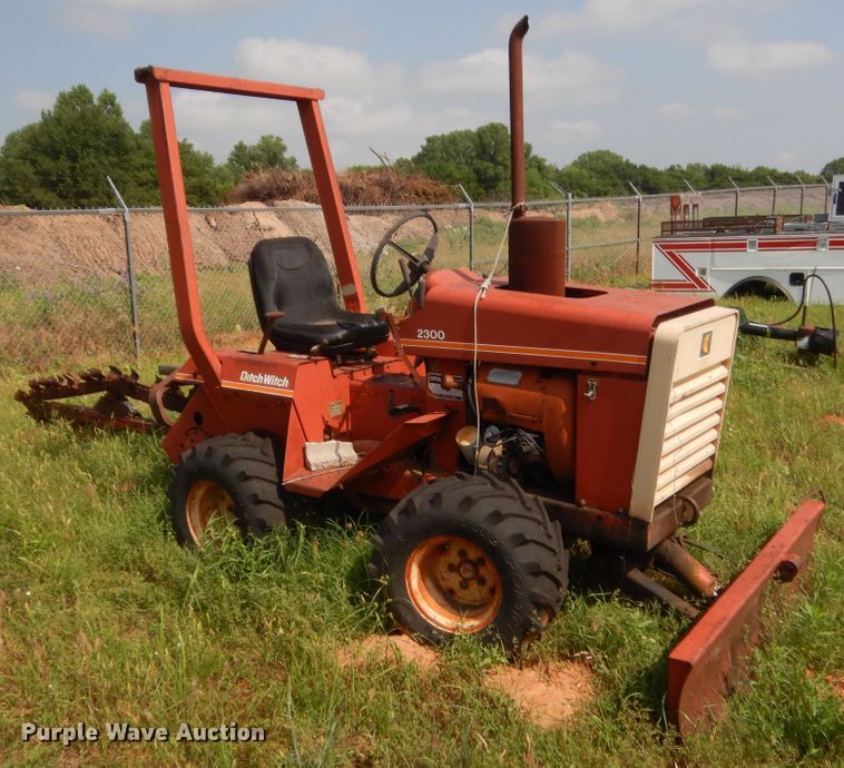 image for item IP9975 1982 Ditch Witch 2300  trencher