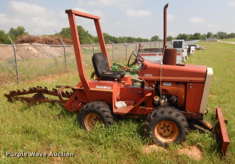 image for item IP9975 1982 Ditch Witch 2300  trencher