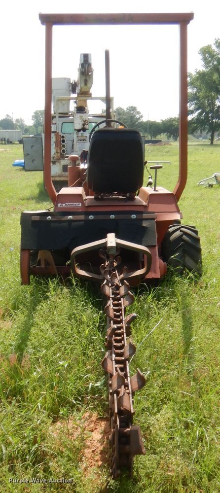 image for item IP9975 1982 Ditch Witch 2300  trencher