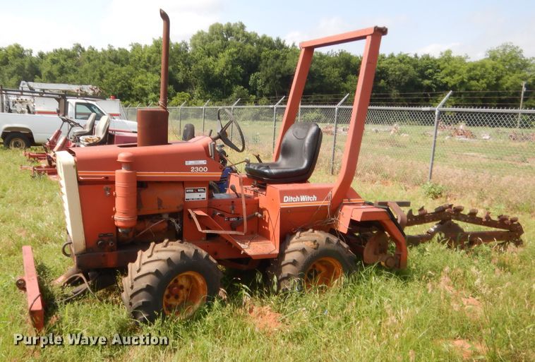 image for item IP9975 1982 Ditch Witch 2300  trencher
