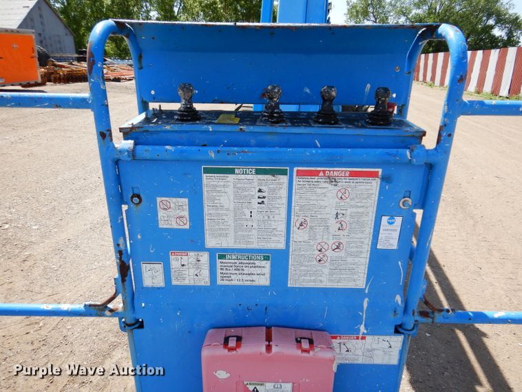 image for item IQ9558 2003 Genie Z-80/60  boom lift