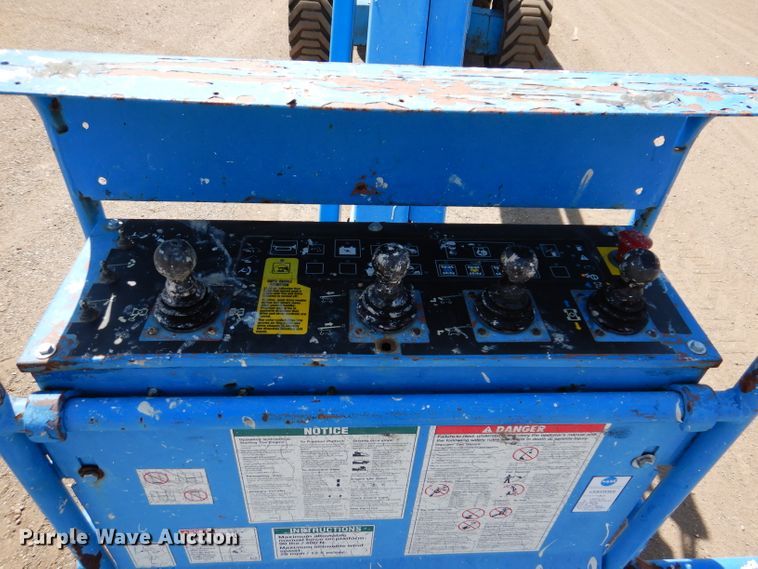 image for item IQ9558 2003 Genie Z-80/60  boom lift