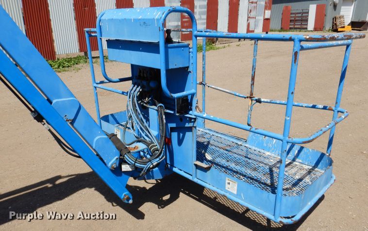 image for item IQ9558 2003 Genie Z-80/60  boom lift