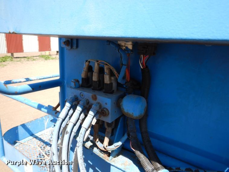 image for item IQ9558 2003 Genie Z-80/60  boom lift