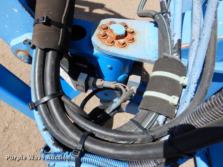 image for item IQ9558 2003 Genie Z-80/60  boom lift