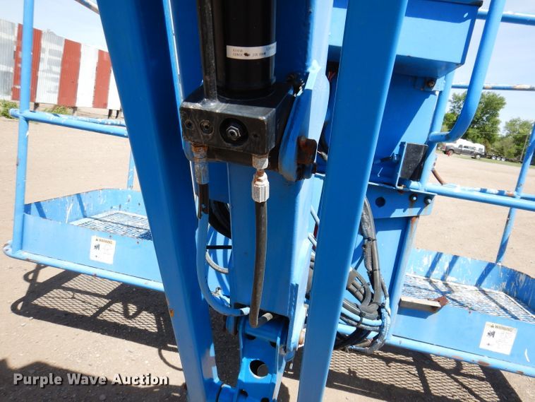 image for item IQ9558 2003 Genie Z-80/60  boom lift