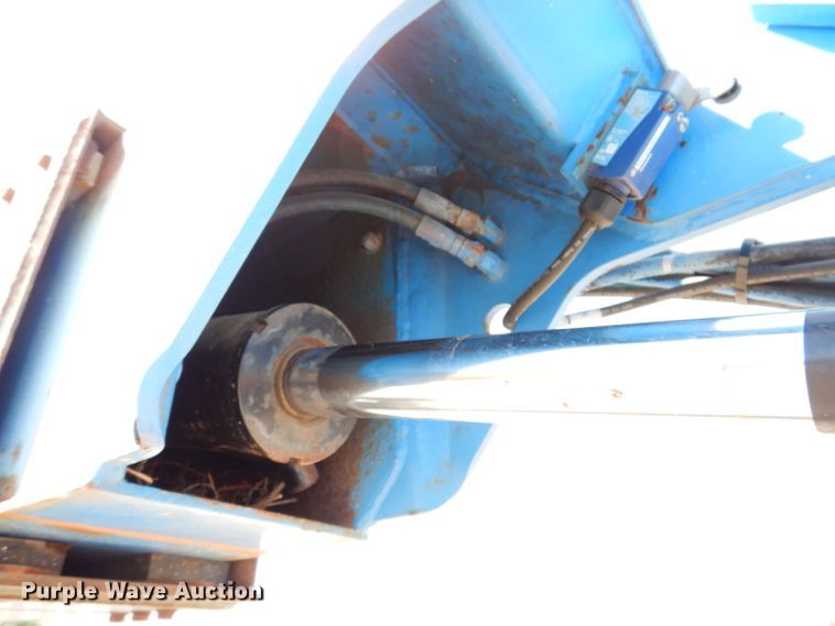 image for item IQ9558 2003 Genie Z-80/60  boom lift