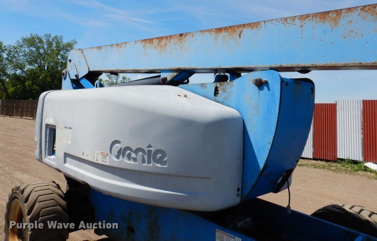 image for item IQ9558 2003 Genie Z-80/60  boom lift