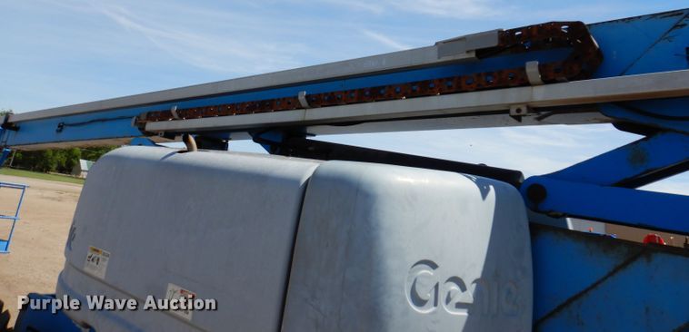 image for item IQ9558 2003 Genie Z-80/60  boom lift