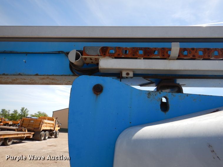 image for item IQ9558 2003 Genie Z-80/60  boom lift